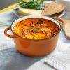 Enamel Dutch POTS can withstand high temperatures and meet many cooking needs, such as cooking, baking and stewing